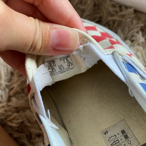 Vans - Picture 3 of 3